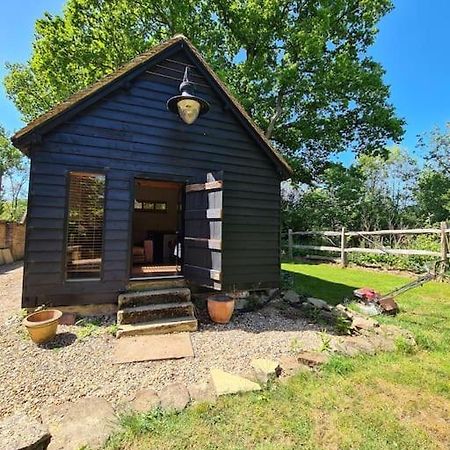 Apartament Gatwick Hideout Charlwood Zewnętrze zdjęcie