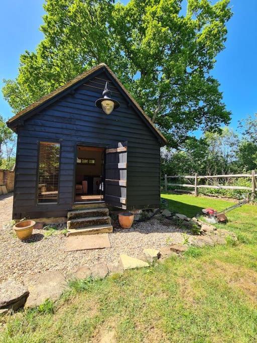 Apartament Gatwick Hideout Charlwood Zewnętrze zdjęcie
